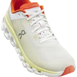 On Running On Cloudflow 4 Dames Hardloopschoenen - White & Hay -Lichtvoetig on cloudflow 4 running shoe women white hay 2 1567207