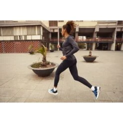 On Running On Cloudrunner Dames Hardloopschoenen - Chambray & Midnight -Lichtvoetig on cloudrunner women running shoes chambray midnight 1 1241974