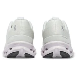 On Running On Cloudsurfer Dames Hardloopschoenen - White & Frost -Lichtvoetig on cloudsurfer women running shoe white frost 6 1521604
