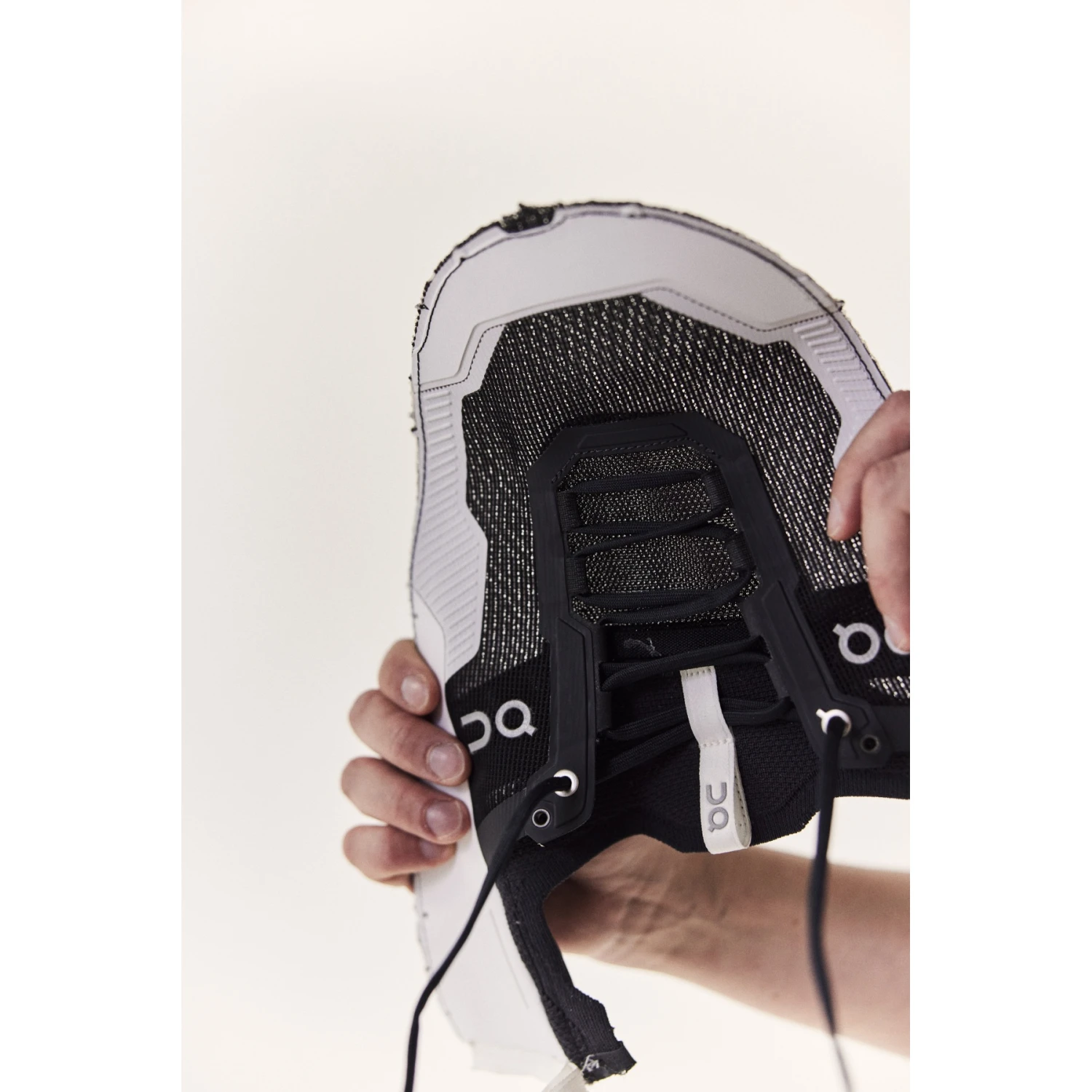 On Running On Cloudultra 2 PO Heren Trail Running Schoenen - Zwart & Wit 9 On Running On Cloudultra 2 PO Heren Trail Running Schoenen - Zwart & Wit - Afbeelding 7