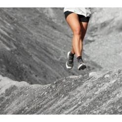 On Running On Cloudultra Dames Trail Running Schoenen - Black & White -Lichtvoetig on cloudultra women running shoe black white 6 952563