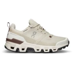 On Running On Cloudwander Waterproof Dames Wandelschoenen - Sand & Ivory -Lichtvoetig on cloudwander waterproof women hiking shoe sand ivory 1 1522869