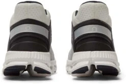 Schoenen On Running Cloud Hi Edge -Lichtvoetig on running cloud hi edge clacier black 348110 28 99801 960