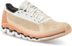 Hardloopschoen On Running Cloudboom Savannah/White -Lichtvoetig on running cloudboom savannah white 326304 37 99601 960