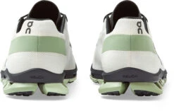 On Running On Cloudflash Women Running Shoe - White & Black -Lichtvoetig on running cloudflash women running shoe white black 05 865490